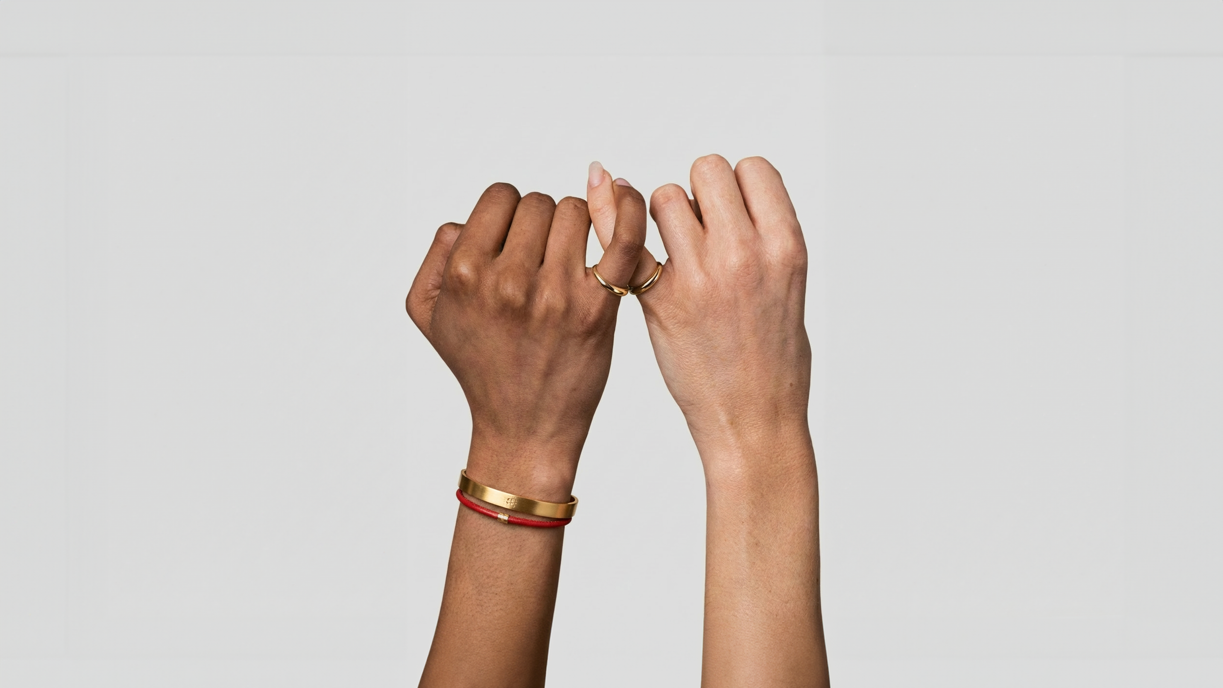 Show Your Colours donates 3.000€ to Amnesty International