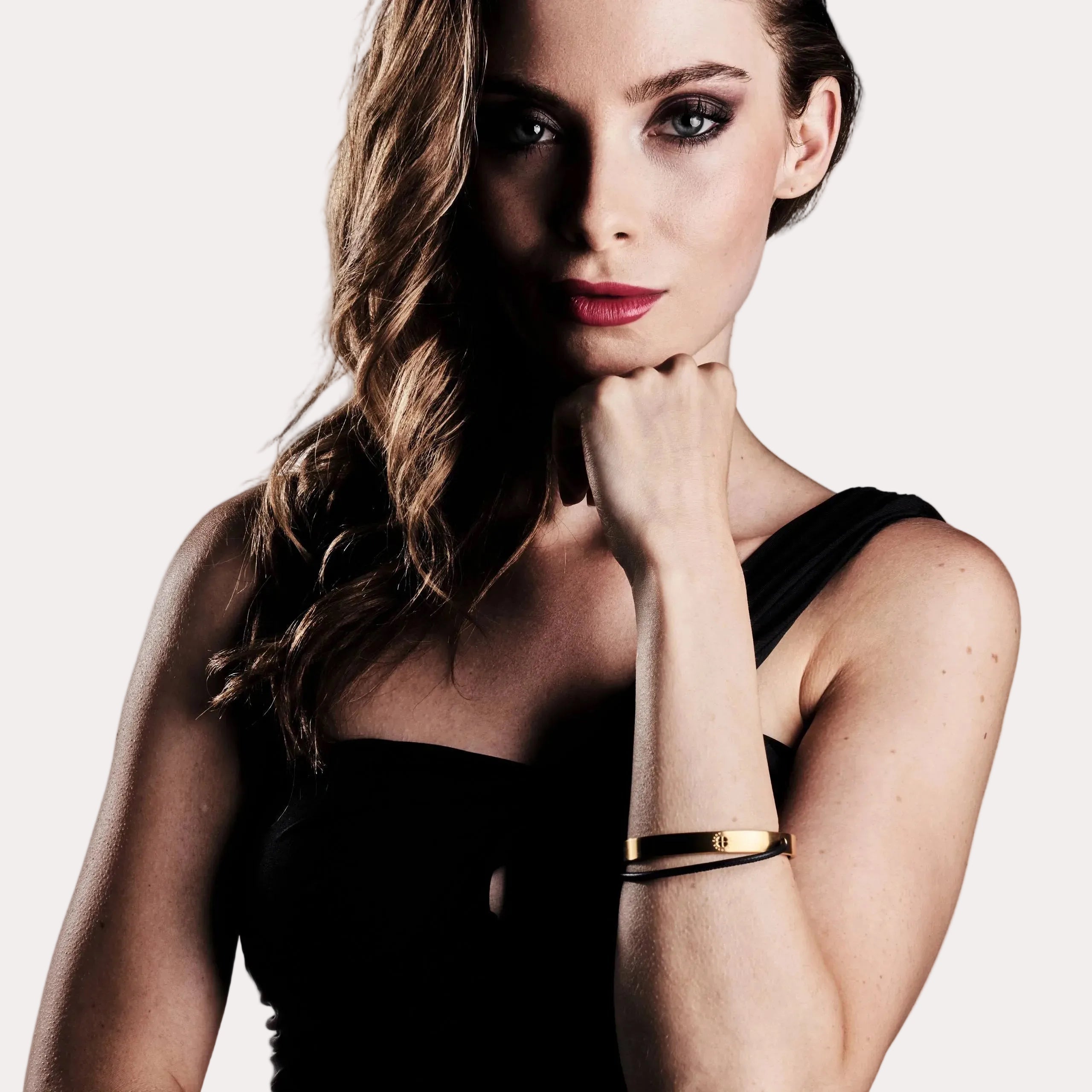 ONE HUMANITY Armreif gold poliert