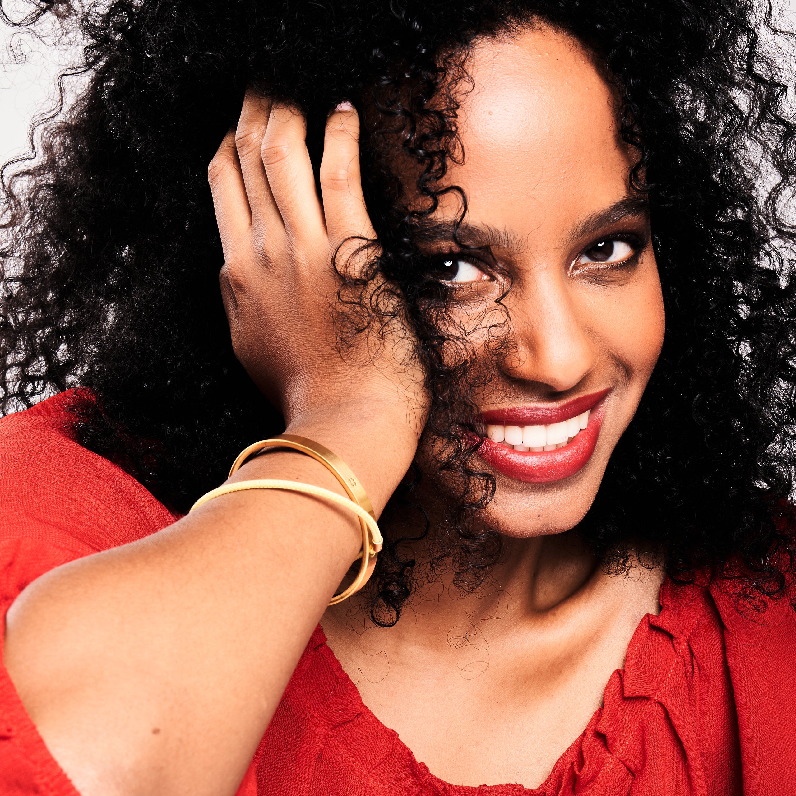 ONE HUMANITY Armreif gold mattiert