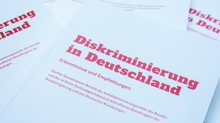 Wir müssen laut sein: Nur 44 % der Betroffenen legen Beschwerde über Diskriminierung ein
