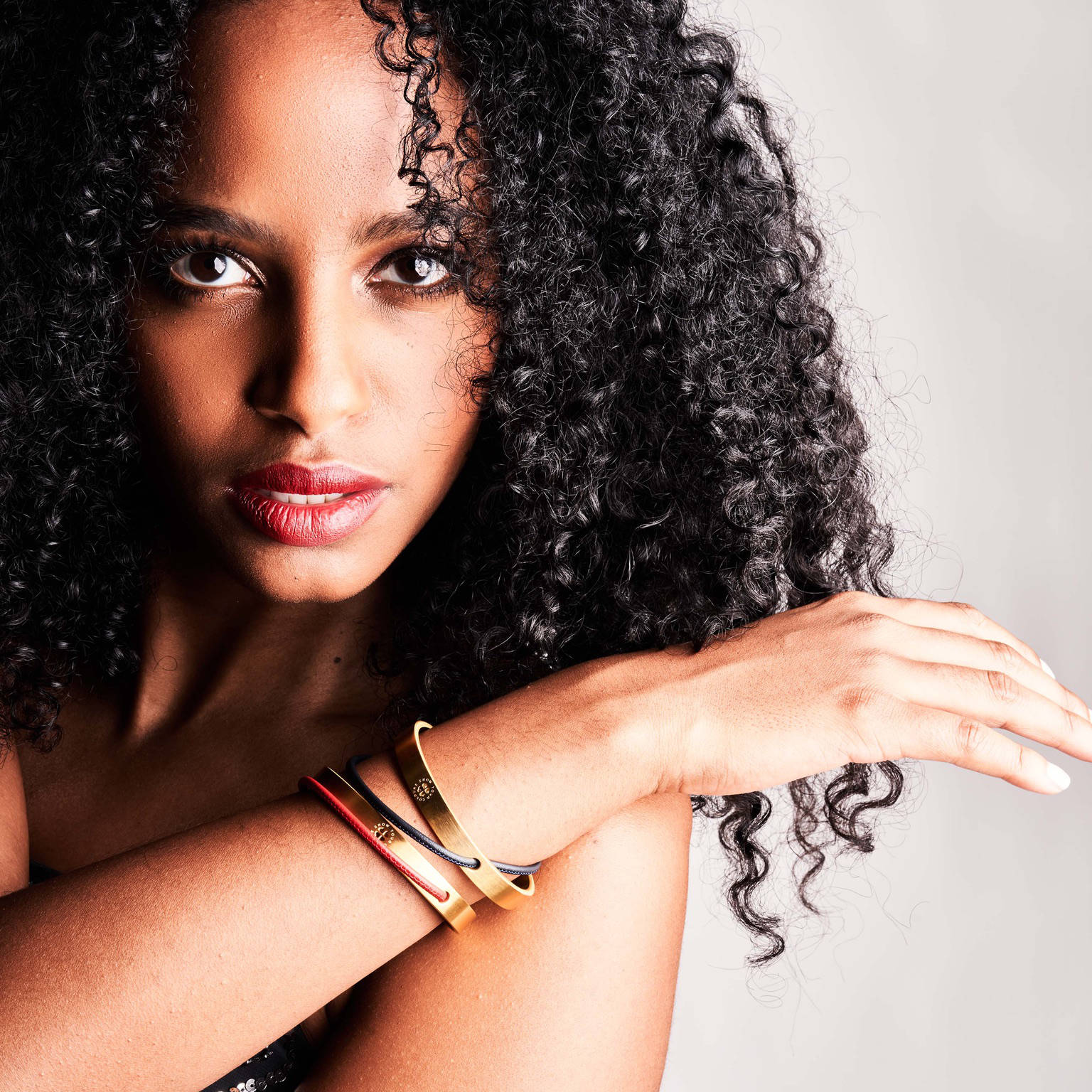 ONE HUMANITY Bangle